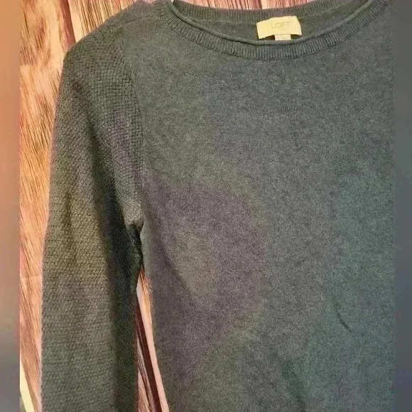 Loft womans sz small sweater - Picture 4 of 4